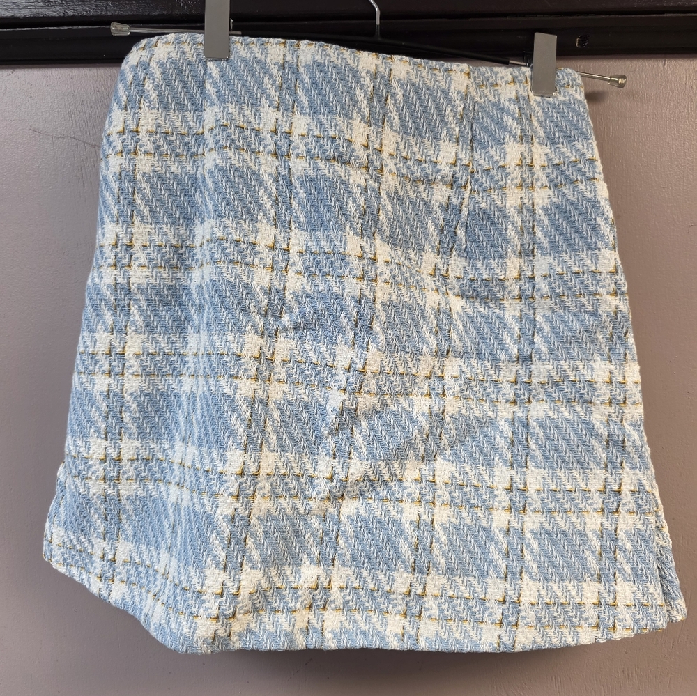 Plaid Blue and Cream Skirt - Picture 7 of 8